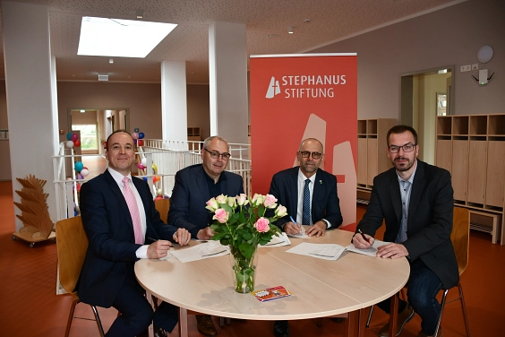 Stephanus Stiftung Vertrag © Gemeinde Ahrensfelde